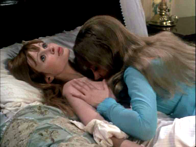 Ingrid+pitt+vampiress+bust