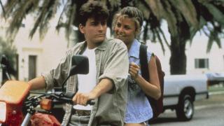  Charlie Sheen and Sherilyn Fenn in The Wraith